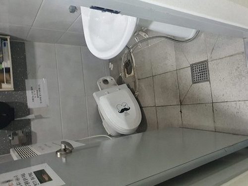 중랑구 하수구막힘 점검 후 배수 흐름을 확인하는 과정